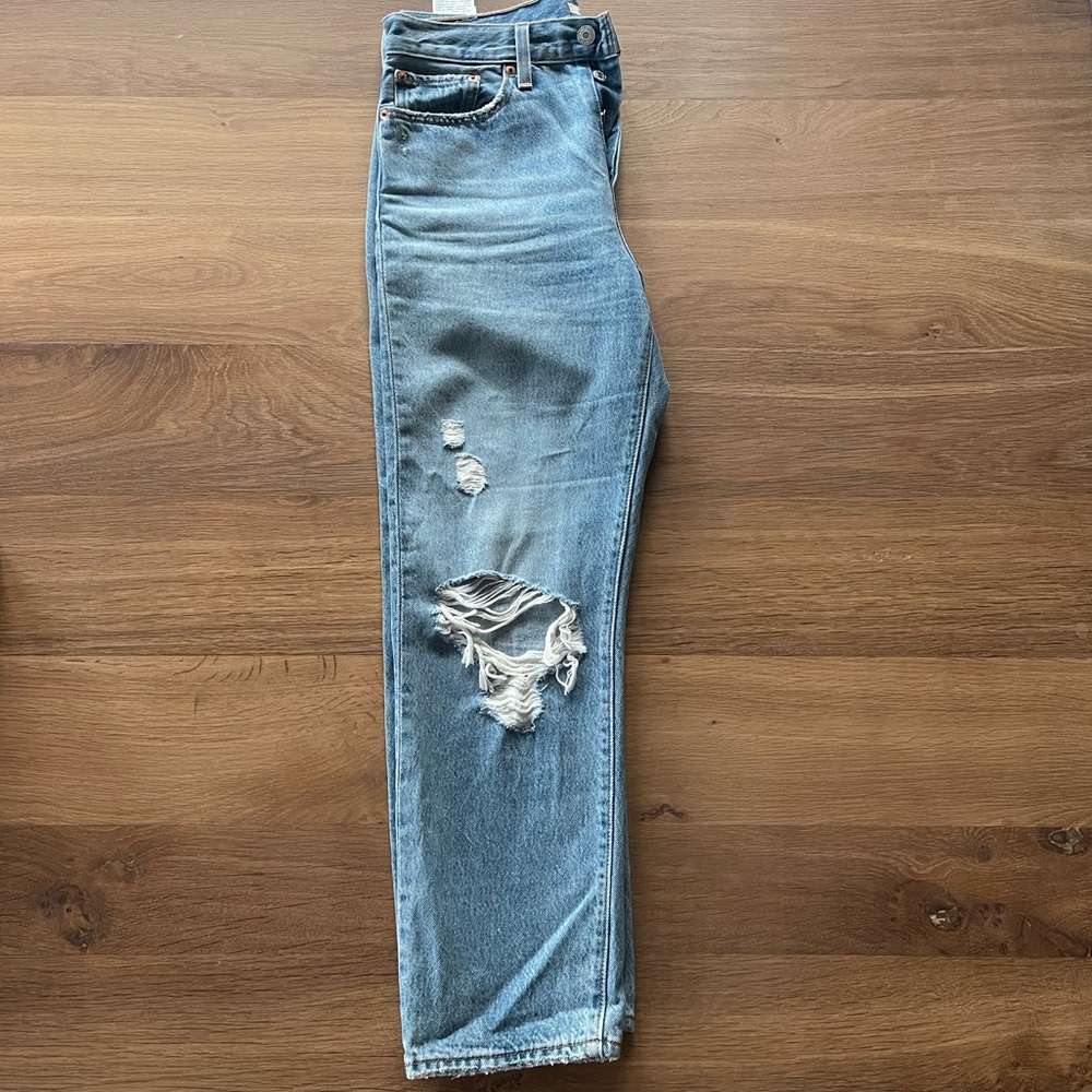 Levis wedgie straight